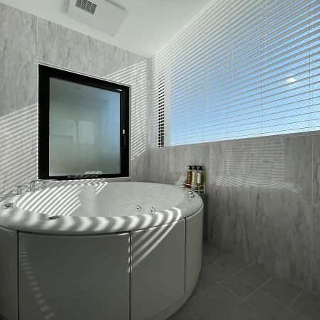 Bhotel Nekoyard - Scenic Penthouse Studio With Jacuzzi & Spacious Terrace Hiroshima Eksteriør billede